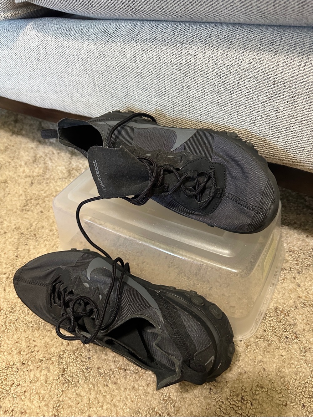 Nike Men's Black and Dark Gray Athletic Trail Shoes